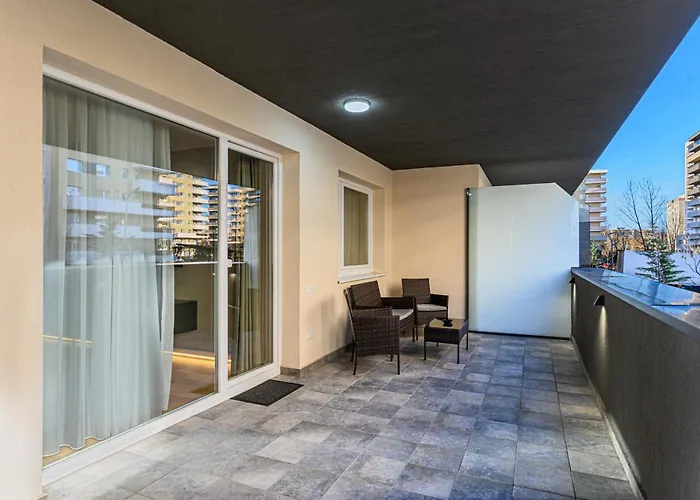 B-Holiday Luxury Apartments Urban Plaza